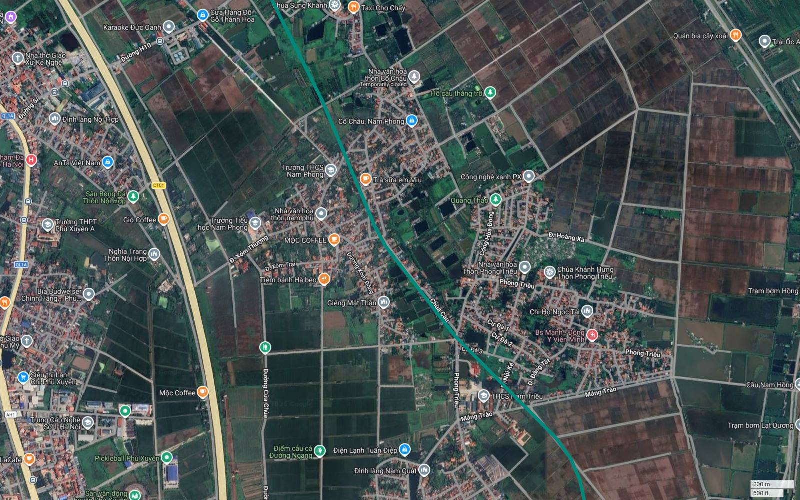 Cụm hạ tầng cấp huyện Phú Xuyên nằm cách hành lang metro số 12 Hà Nội khoảng 1,9 km về phía tây